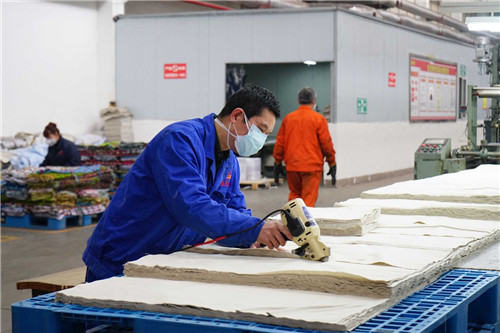 南充嘉美印染控股集團復產(chǎn) 保證國際訂單不流失3.jpg